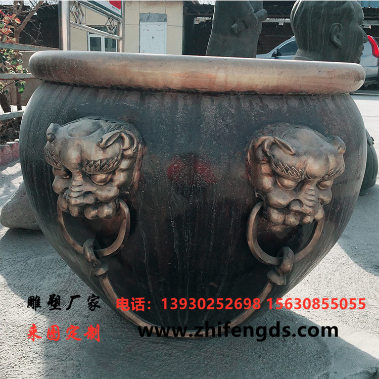 铜缸坐落北京故宫
